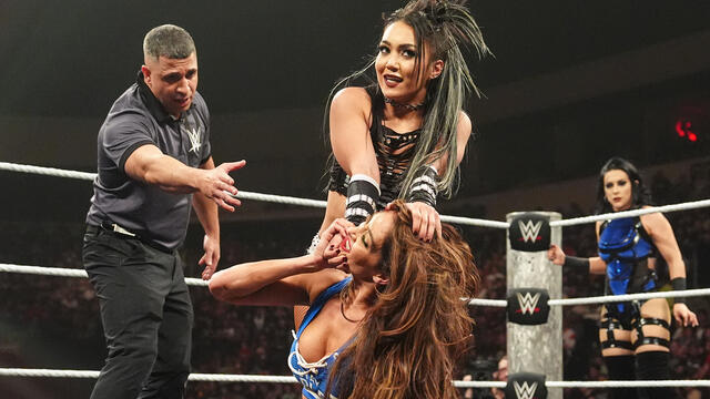 रौक्सैन पेरेज़ और रक़ेल रोड्रिग्ज ने स्टेफ़नी वाकर और निक्की बेला को हराया: रॉ हाइलाइट्स, 3 नवंबर, 2025 डब्ल्यूडब्ल्यूई फोटो