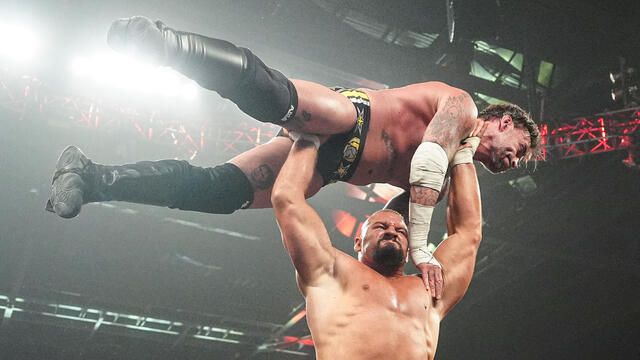 सीएम पंक और जे उसो बनाम ब्रॉन ब्रेकर और ब्रॉनसन रीड: रॉ हाइलाइट्स, 3 नवंबर, 2025 डब्ल्यूडब्ल्यूई फोटो