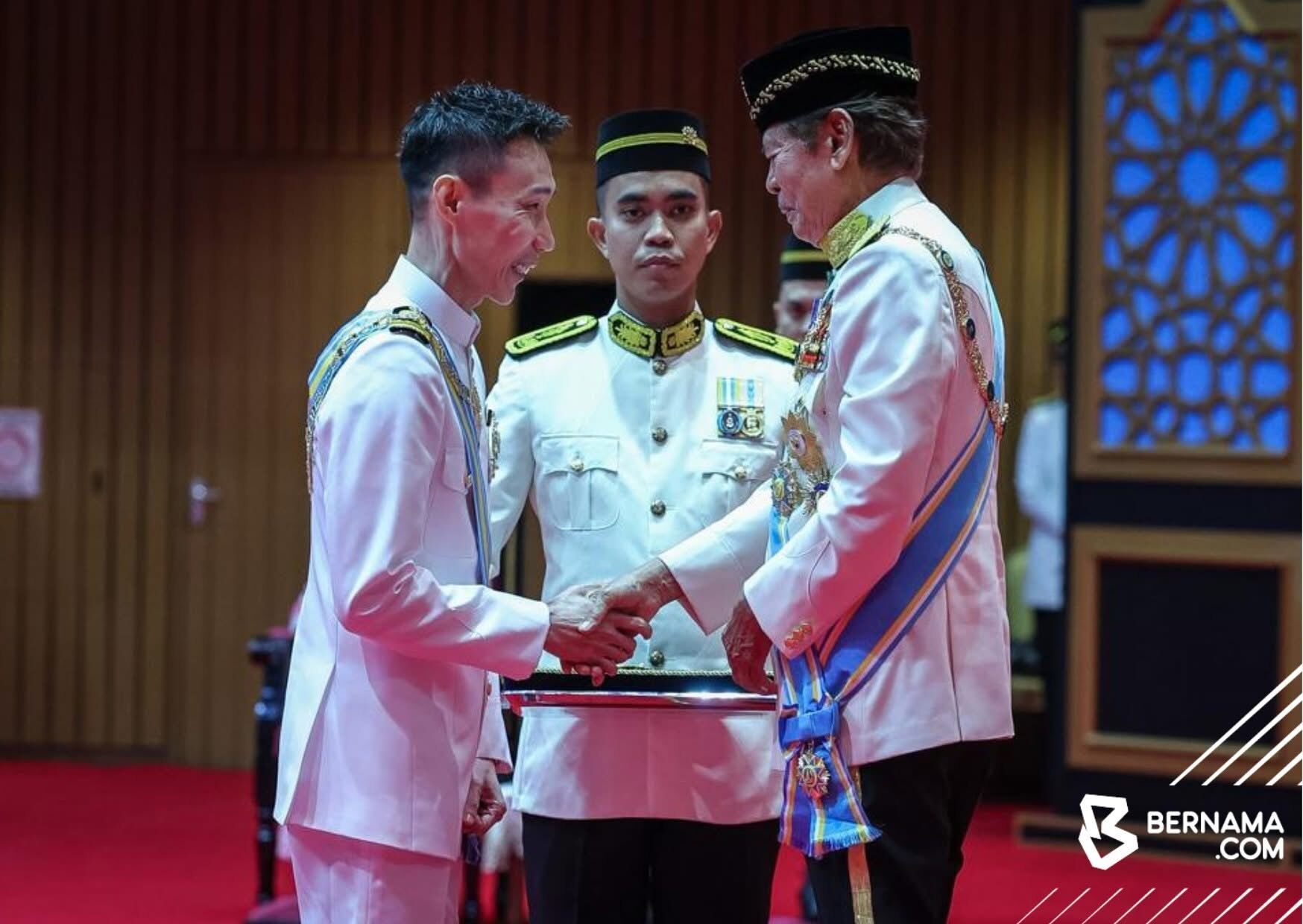 ली चोंग वेई को पेनांग में 'दातुक सेरी' का डीजीपीएन खिताब मिला। (फोटो: बरनामा)