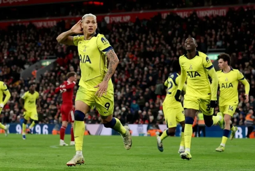 प्रीमियर लीग पुनर्कथन: लिवरपूल टोटेनहम द्वारा आयोजित, मैन यूनाइटेड ने विला को हराया, ब्लैंक अन्यत्र ड्रा