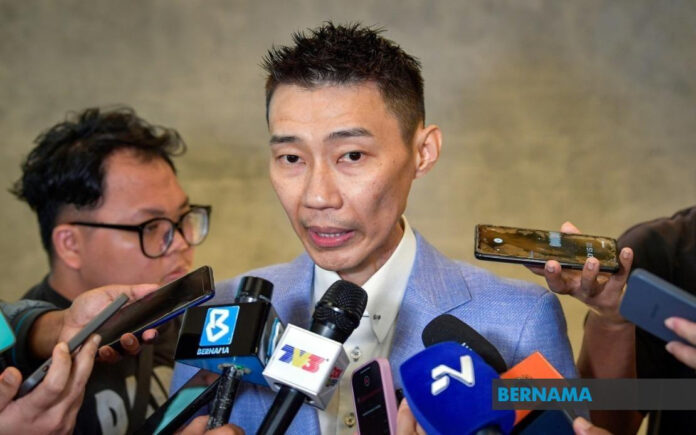 बैडमिंटन के दिग्गज ली चोंग वेई का कहना है कि मलेशिया का हर्निंग कैंप खिलाड़ियों को बिना ध्यान भटकाए ट्रेनिंग करने और थॉमस कप से पहले महत्वपूर्ण टीम केमिस्ट्री बनाने में सक्षम बनाता है। (फोटो: बरनामा)