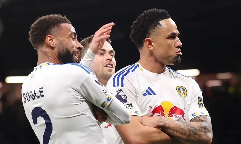 प्रीमियर लीग पुनर्कथन: लीड्स ने 45 वर्षों के बाद ओल्ड ट्रैफर्ड में फिर से जीत हासिल की